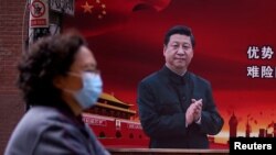 上海街頭張貼的習近平的宣傳畫。