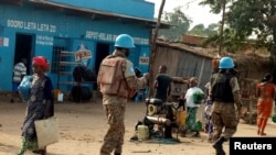 Des Casques bleus de la Mission des Nations unies pour la stabilisation en RDC (Monusco) patrouillent à Uvira, Sud-Kivu, 30 septembre 2017.