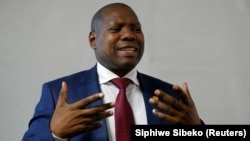 Le ministre sud-africain de la santé Zweli Mkhize à l'Université d'Afrique du Sud (UNISA) à Roodeport, Afrique du Sud, le 4 octobre 2017.