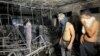 Pas zjarrit në spitalin e shkrumbuar në Bagdat, Irak, 25 prill 2021. (Foto: REUTERS/Thaier Al-Sudani)