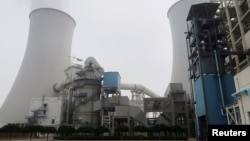 中國河北省三河電廠的冷卻塔。（2019年7月18日）