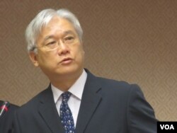 台灣陸委會主委夏立言在立法院接受質詢（美國之音張永泰拍攝）