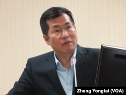 台灣執政黨民進黨立委羅致政（美國之音張永泰拍攝）