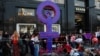 Manifestation anti-fémicide à Mexico, le 24 mars 2019. D'autres rassemblements ont eu lieu depuis, dont le 14 février contre le meurtre d'Ingrid Escamilla.