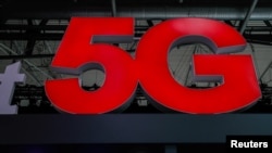 在西班牙巴塞羅那舉行的世界移動大會上5G的標識。 （2018年10月30日）