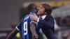 Romelu Lukaku (Hagu) yana murnar lashe kwallo tare da koci Antonio Conte (Dama) (Hoto by Marco)