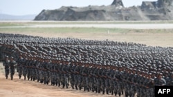 中國解放軍2017年在內蒙古朱日和軍事基地演習。(資料圖片)