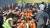 Les joueurs de l’Espérance de Tunis célèbrent leur 3e sacre en Ligue des champions d'Afrique après leur victoire contre Al-Ahly 3-0, en match retour, à Tunis, le 9 novembre 2018. (Twitter/CAF)