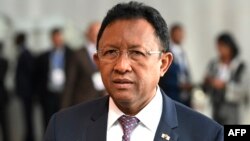 Le Président malgache Hery Rajaonarimampianina arrive à la session ordinaire de la Conférence des Chefs d'Etat et de gouvernement de l'Union africaine (UA) lors du 30ème sommet annuel de l'UA à Addis Abeba le 29 janvier 2018.