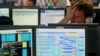 La banque d'Angleterre abaisse son taux directeur face aux risques du Brexit
