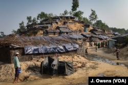 ជំរំ​ Balu Kali ​ស្ថិត​ក្នុង​ស្រុក​ Cox’s Bazar​ ប្រទេស​បង់ក្លាដែស។ ស្រុក​នេះ​នៅ ​តាម​ព្រំ​ដែន​ប្រទេស​មីយ៉ាន់ម៉ា​និង​ជា​ទឹកដី​នៃ​ជន​រ៉ូហ៊ីងយ៉ា​ប្រមាណ​៧​ម៉ឺន​នាក់​ដែល​បាន​ភៀស​ខ្លួន​មក​ប្រទេស​បង់ក្លាដែស កាល​ពី​ពេល​ថ្មីៗ​នេះ។
