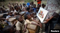 La scolarisation obligatoire pour tous les enfants de 6 à 16 ans devrait entrer en vigueur dès la rentrée prochaine (2015-2016) en Côte d'Ivoire.