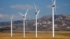 Des éoliennes fonctionnent dans un parc éolien près de Milford, dans l'Utah, le 21 mai 2012. 