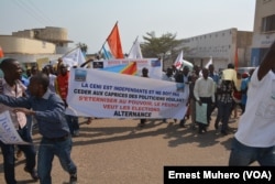 La société civile mobilisé dans les rues de Bukavu pour reclamer l'alternance, le 31 juillet 2017. (VOA/Ernest Muhero)
