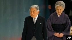 日本天皇明仁與皇后美智子