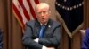 Presiden Trump Mundur Lagi Soal Senjata