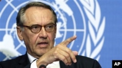 រូបឯកសារ៖ លោក Jan Eliasson ថ្លែង​ក្នុង​សន្និសីទ​សារព័ត៌មាន​អំពី​បញ្ហា​ស៊ូដង់​ខាង​ត្បូង នៅ​អាគារ​អង្គការ​សហប្រជាជាតិ​នៅ​ទីក្រុង​ហ្សឺណែវ។