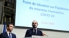 Le Premier ministre français Edouard Philippe (R) et le ministre de la Santé Olivier Veran lors d'une conférence de presse à la suite d'une réunion des ministres sur l'épidémie de coronavirus, à Paris, France, le 6 mars 2020.