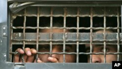  prisoners 