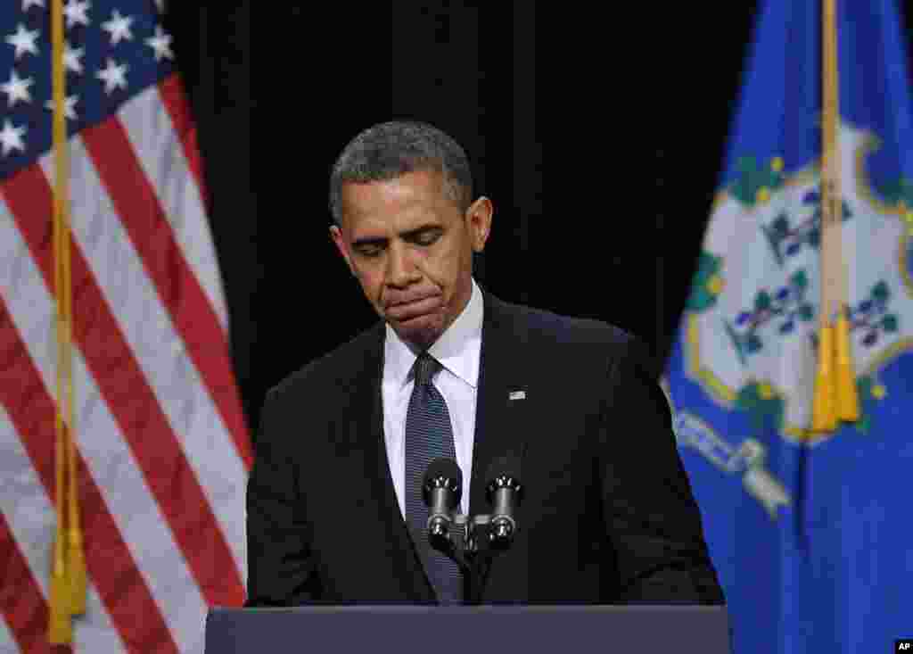 Le président Obama s'exprimant lors de la cérémonie du 16 décembre 2012 à Newtown.
