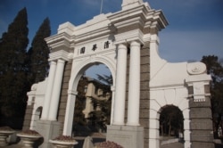 北京清華大學的清華園牌坊，曾經是清華大學校門，現在是二校門，被看作清華大學的象徵（資料照）。