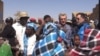 Fillipo Grandi, patron de l'UNHCR au site de déplacés de Inzouet à Ouallam, le 29 janvier 2020. (VOA/Abdoul-Razak Idrissa)