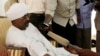 L’ancien chef des services de renseignements soudanais Salah Abdallah Mohamed Saleh, alias Salah Gosh, face aux médias à Khartoum (Soudan) le 10 juillet 2013. 