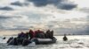 Une embarcation de migrants au large des côtes françaises.