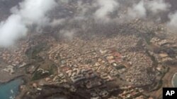 Vista aérea da Praia, capital de Cabo Verde.