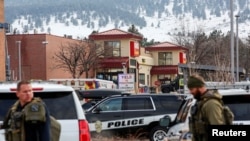 美國科羅拉多州博爾德市(Boulder)一個超市2021年3月22日發生槍擊事件10人喪生（路透社）