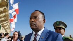 Ali Idrissa joint par Nicolas Pinault