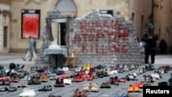 Фото: інсталяція у Празі до перших роковин повномасштабної війни, архівне фото, Reuters