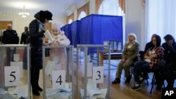 Виборча дільниця в Києві, 26 жовтня 2014 р.