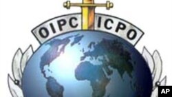 Líbia: Interpol lança alerta internacional contra Kadhafi e seus colaboradores