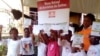 Les jeunes filles âgées de 10 à 12 ans ont pris part à une causerie éducative organisée par le Renata à l’occasion de la journée internationale de la jeune fille, à Yaoundé, le 12 octobre 2020. (VOA/Emmanuel Jules Ntap) 