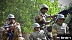 Des soldats du Niger patrouillent dans la région de Diffa, Niger, le 3 septembre 2015.