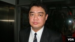 吾尔开希 民運人士 (美國之音宋德成拍攝)
