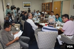 北美地區的異异議人士出席會議 (美國之音方冰拍攝)