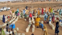 Wananchi waliolazimika kukimbia makazi yao kutokana na vita Darfur, wakiwa katika kambi ya wakimbizi.