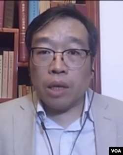 中國政治評論人士吳強博士。(照片來自美國之音中文網2020年9月2日)