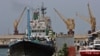 Une vue du port de Djibouti, le 26 février 2006. REUTERS/Ahmed Jadallah