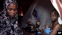 Maryan Jamal Ali deu à luz no acampamento de Sayidka , nos arredores de Mogadixo.