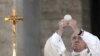 Le pape François au cours d’une célébration eucharistique à la basilique Sainte Marie Majeure à Rome, 18 juin 2017.