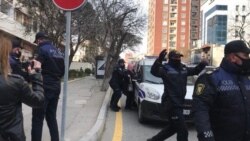 Siyasi məhbus ailələri ABŞ-ın Azərbaycandakı səfirliyi qarşısında