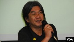 香港立法會議員梁國雄認為，香港不可能出現港獨或者完全與中國區隔形成民主自治