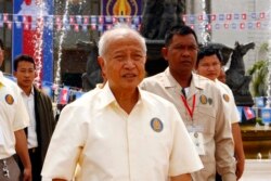 រូបឯកសារ៖ ព្រះអង្គម្ចាស់ នរោត្តម រាណឬទ្ធិ ចូលរួមសមាជរបស់គណបក្សហ្វ៊ុនស៊ីនប៉ិច នៅរាជធានីភ្នំពេញ កាលពីថ្ងៃទី១៩ ខែមករា ឆ្នាំ២០១៥។