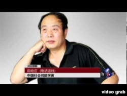 在河北邯鄲的中國社會評論家田奇莊（美國之音視頻截圖）