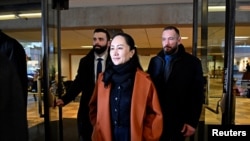 中國華為公司前首席財務官孟晚舟離開加拿大溫哥華一家法院。（2020年1月17日）