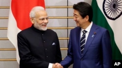 日本首相安倍晉三與印度總理莫迪在東京舉行峰會。(2018年10月29日)