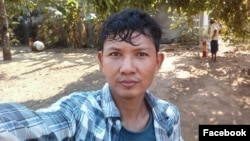 លោក​ ហ៊ុន វណ្ណៈ ​សកម្មជន​មួយ​រូប​ដែល​តែង​បង្ហោះ​សារ​លើ​បណ្តាញ​សង្គម​អំពី​បញ្ហា​បរិស្ថាន​និង​សិទ្ធិ​មនុស្ស​។ (រូបថត​ពី​ហ្វេសប៊ុក) 